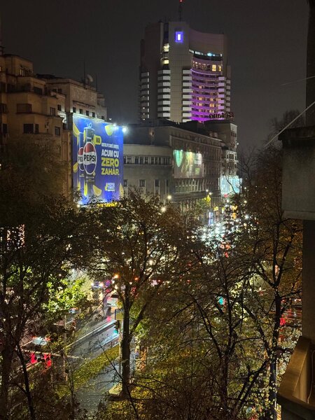 Nicolae Balcescu 33-35 vis a vis de Biserica Italiana